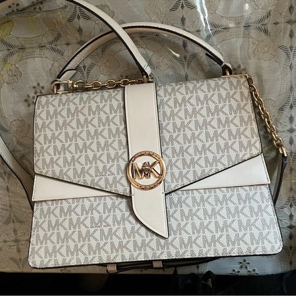 Michael Kor's purse. Gently used. - Picture 2 of 6